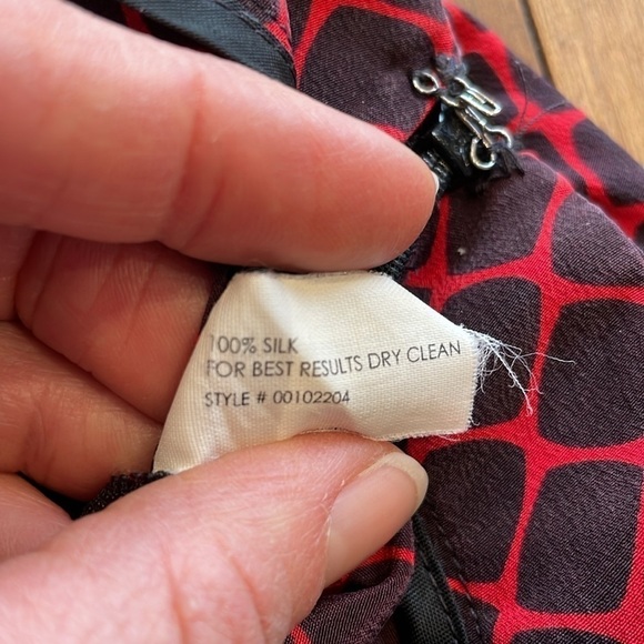 Club Monaco black and red silk Dress Shorts with pockets, office, size 6 - Picture 7 of 9